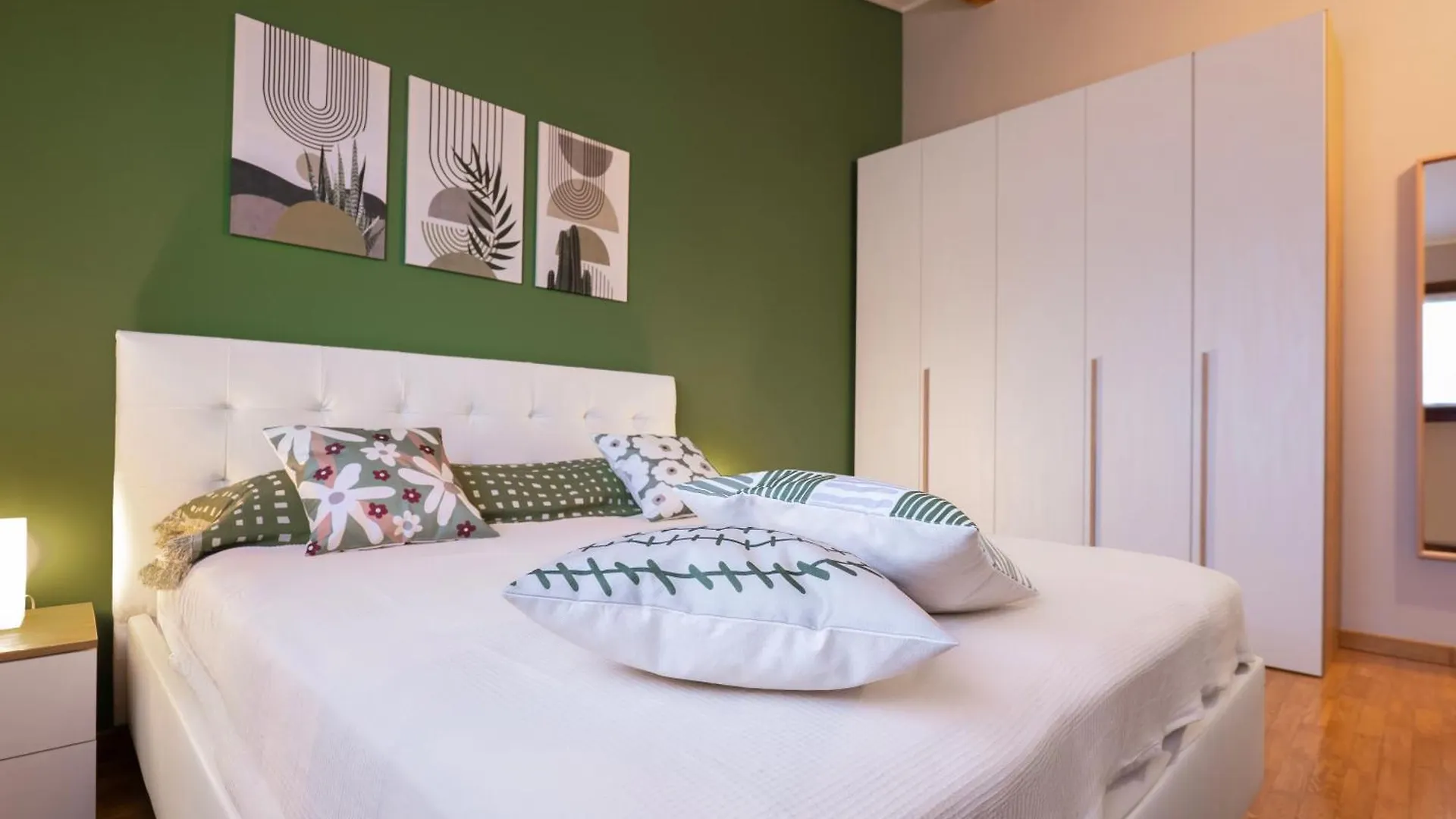 I Host Apartment - Modica 20 Milan Italy
