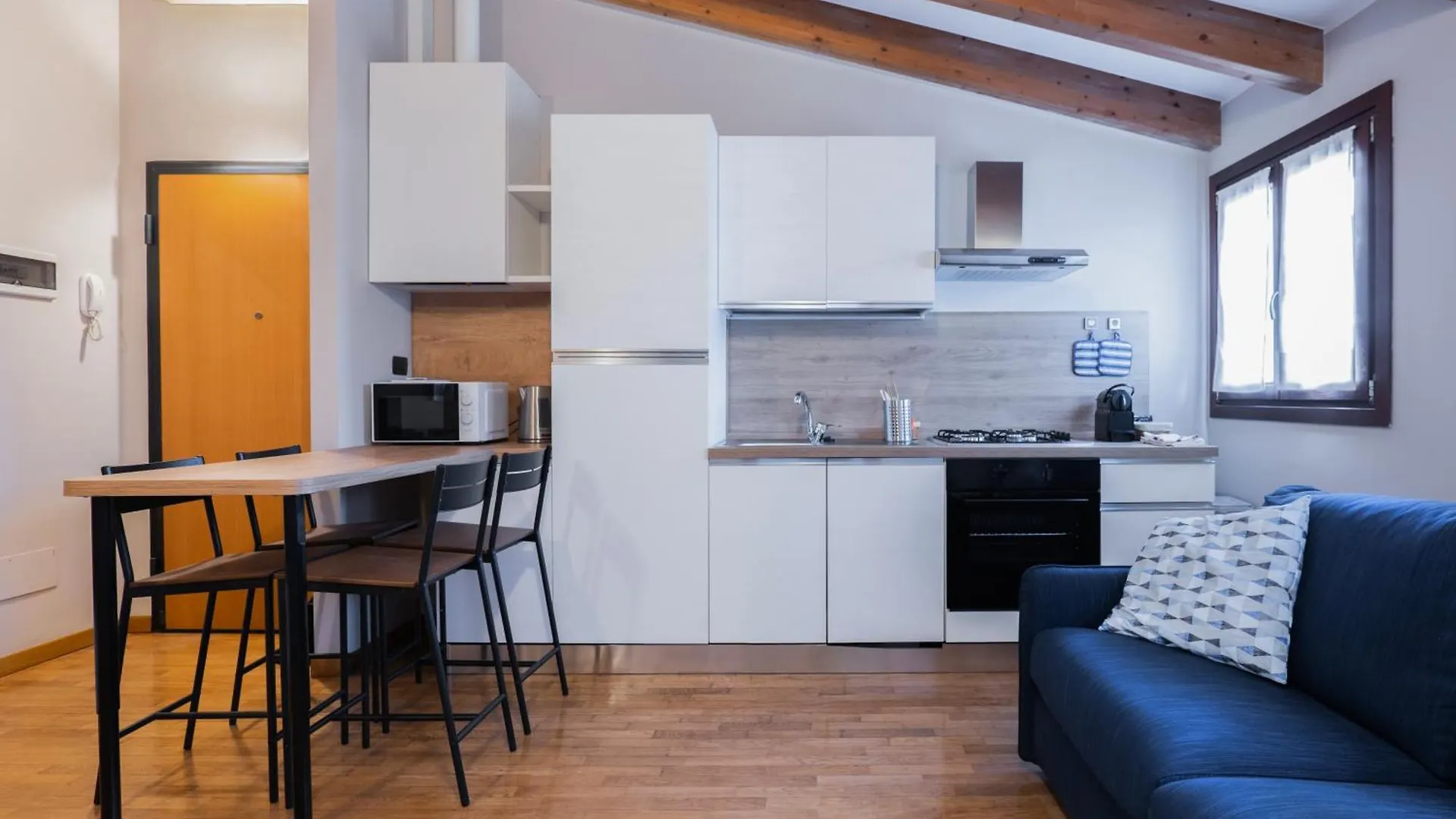 I Host Apartment - Modica 20 Milan 0*,  Italy
